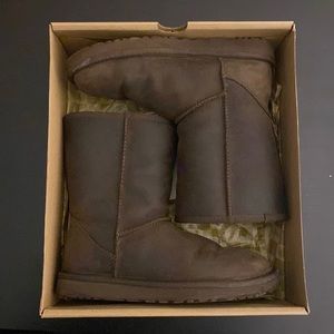 Chocolate Brown Leather UGG size 7